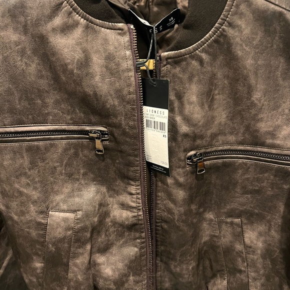 NWT XS Lioness Casey Distressed Black/Brown Faux Leather Oversized Bomber Jacket - Picture 5 of 5